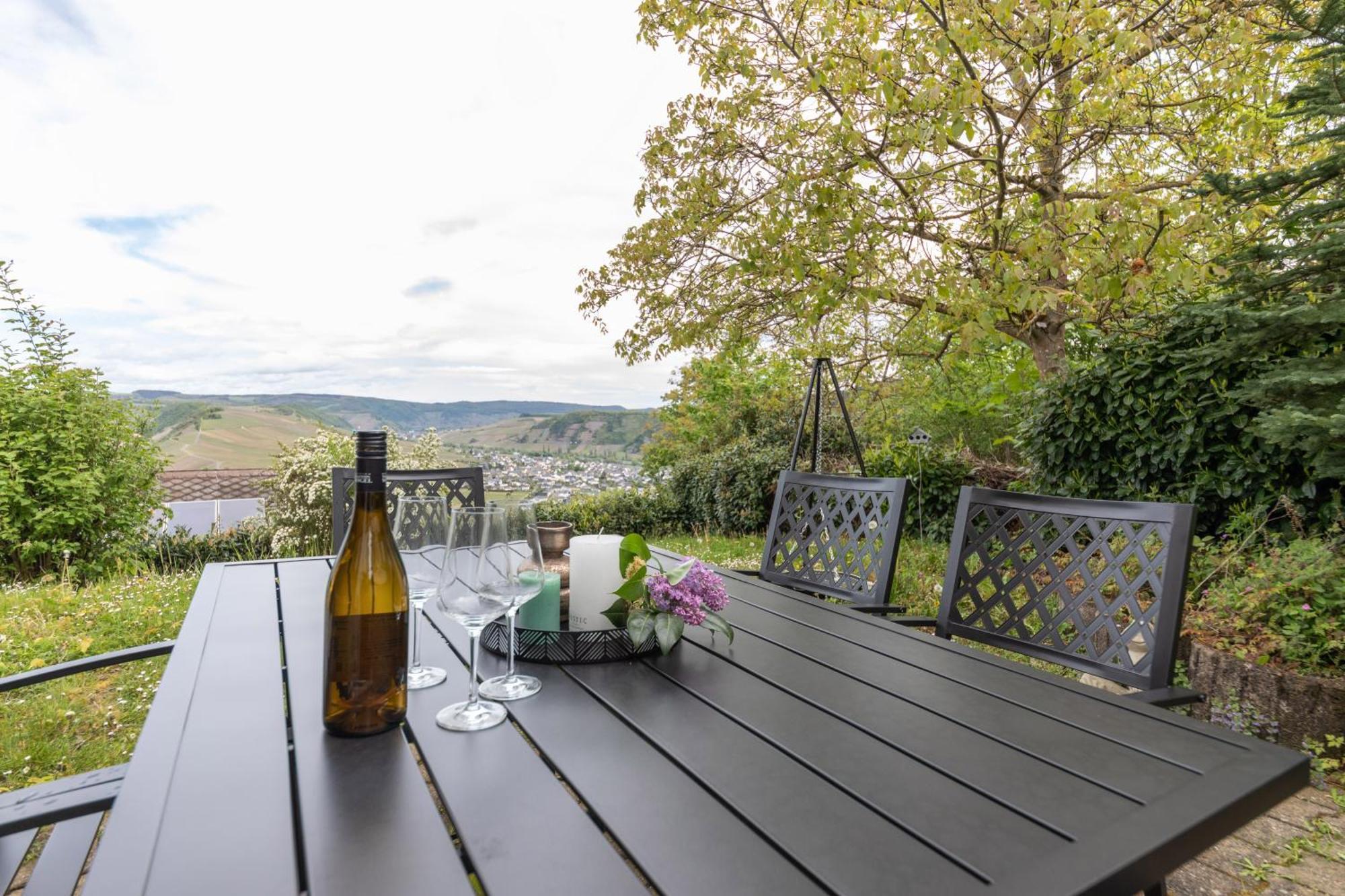 Cozy II Luxurioes Moselview Terrasse Garten Netflix 雷温 外观 照片