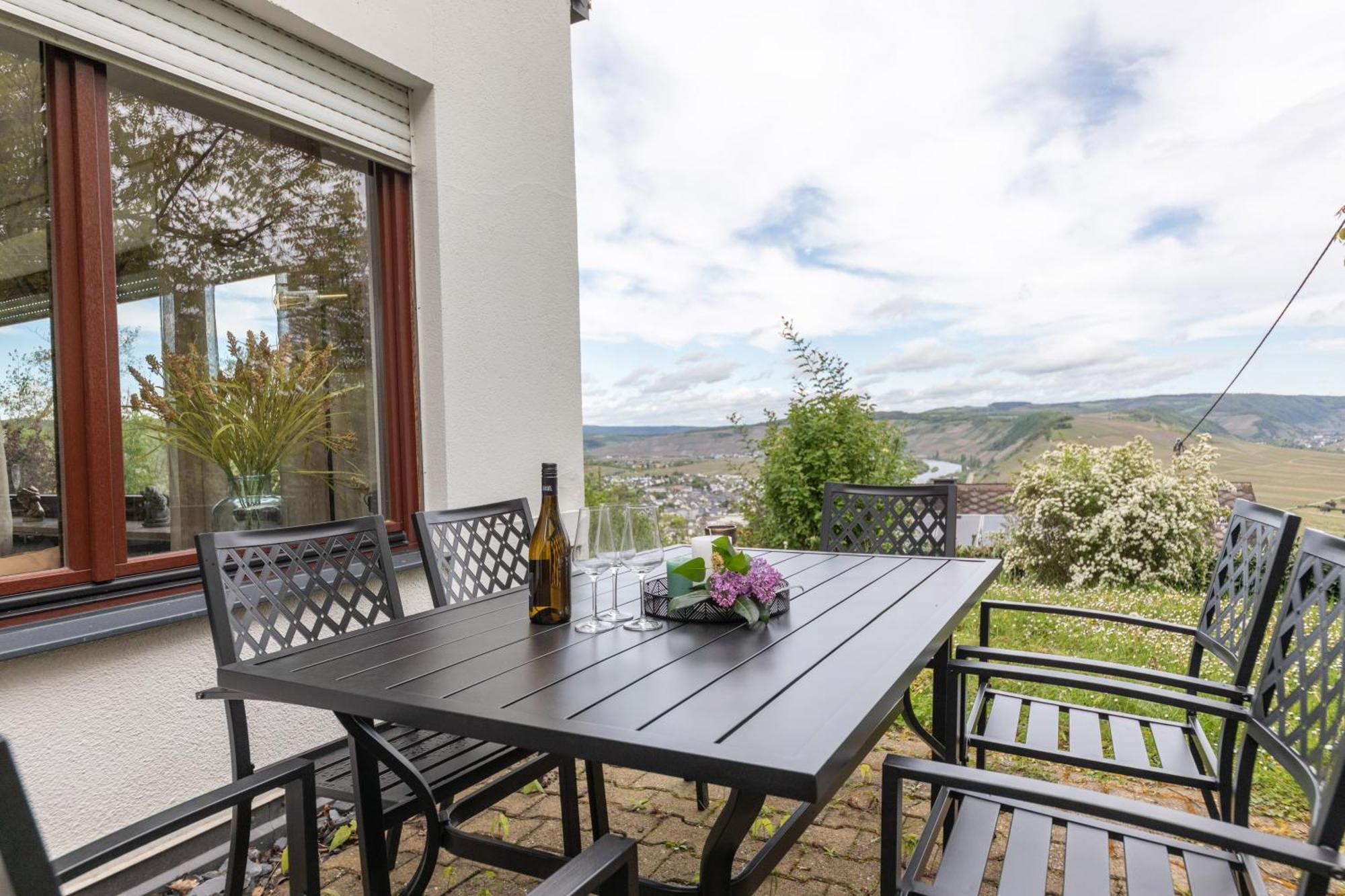 Cozy II Luxurioes Moselview Terrasse Garten Netflix 雷温 外观 照片